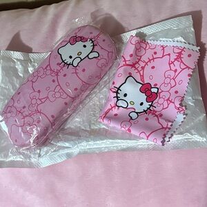 Sale! Hello Kitty Pink Glasses Case and matching microfiber cloth set new